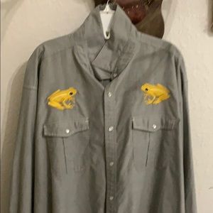 BNWOT Howler Bros Size XL LS Fishing Shirt w Frogs